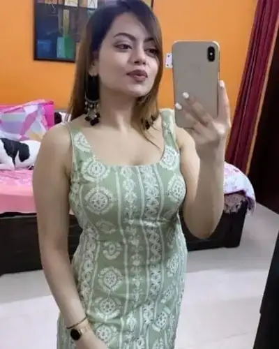 Call Girl in Mallapur
